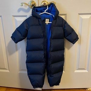 Gap Down filled Snowsuit Size 12-18 Worn only once! Navy Blue